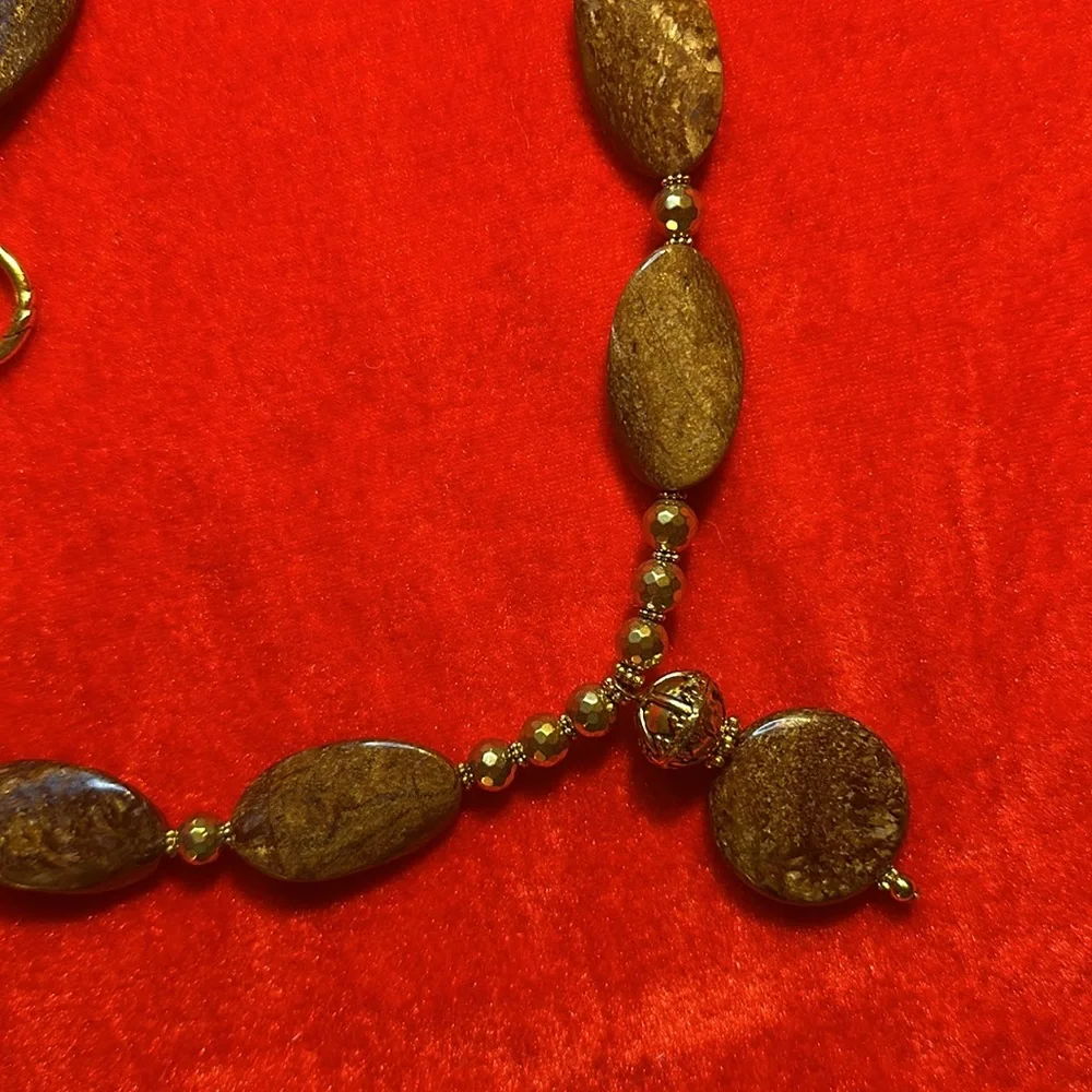 Handcrafted Bronzite & Hematite Gemstone Necklace & Earring set. - Picture 6 of 6